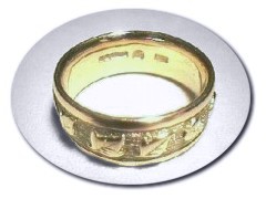18 ct Gold Ivy Ring.
